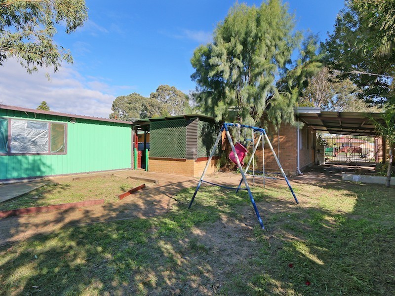 173 Third Avenue, Kelmscott WA 6111