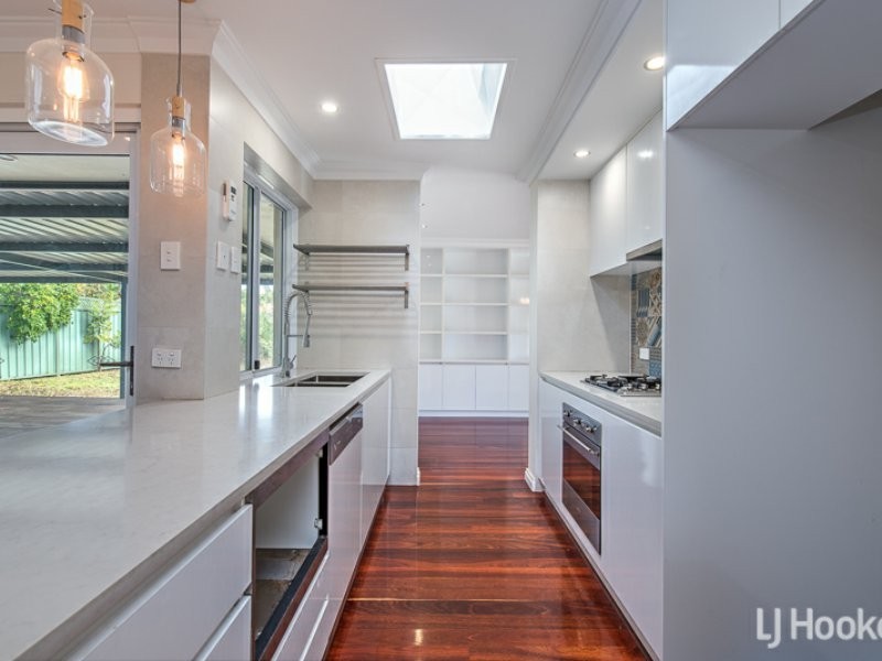 66 Grenadier Drive, Thornlie WA 6108