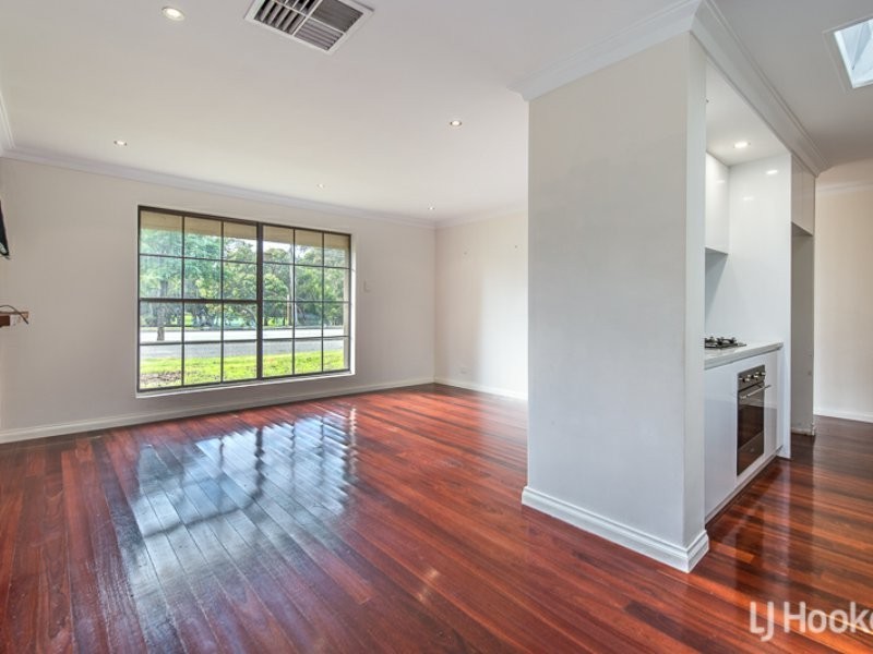 66 Grenadier Drive, Thornlie WA 6108