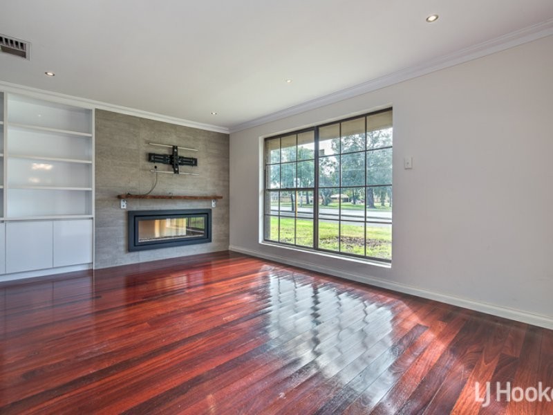 66 Grenadier Drive, Thornlie WA 6108