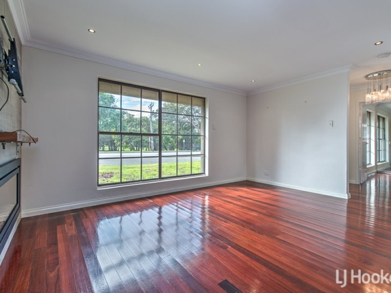 66 Grenadier Drive, Thornlie WA 6108