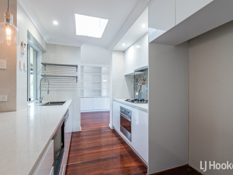 66 Grenadier Drive, Thornlie WA 6108