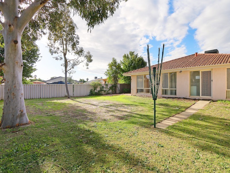 5 Bellata Place, Kenwick WA 6107
