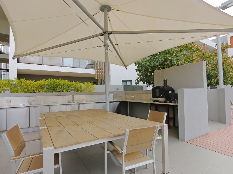 33/1 Stockton Bend, Cockburn Central WA 6164