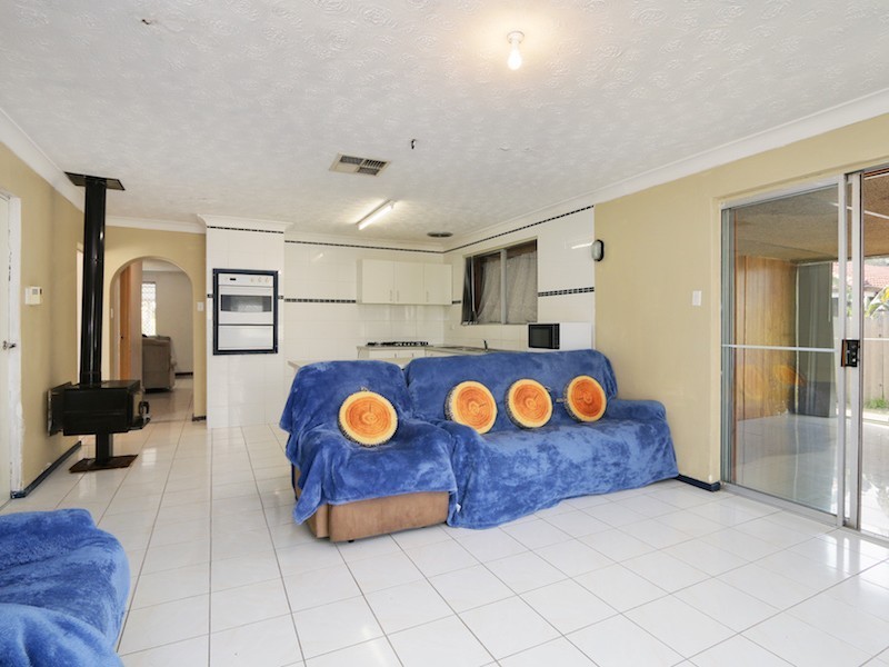 48 Oriole Way, Thornlie WA 6108