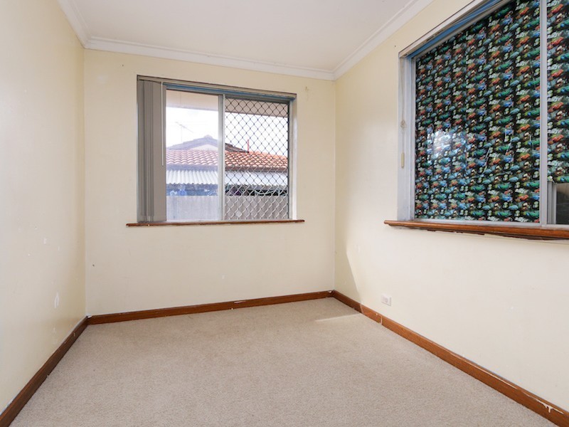 48 Oriole Way, Thornlie WA 6108