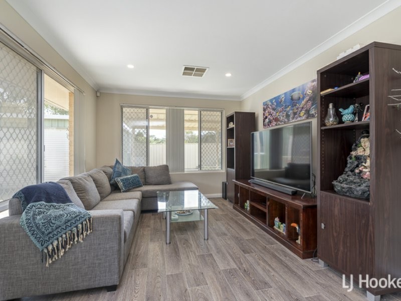 30 Ellamere Retreat, Maddington WA 6109