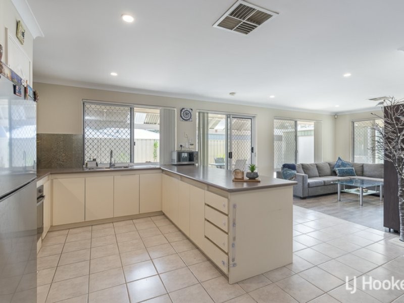 30 Ellamere Retreat, Maddington WA 6109