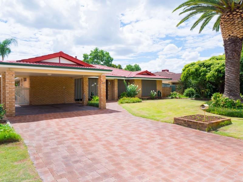 30 Stonecreek Close, Thornlie WA 6108