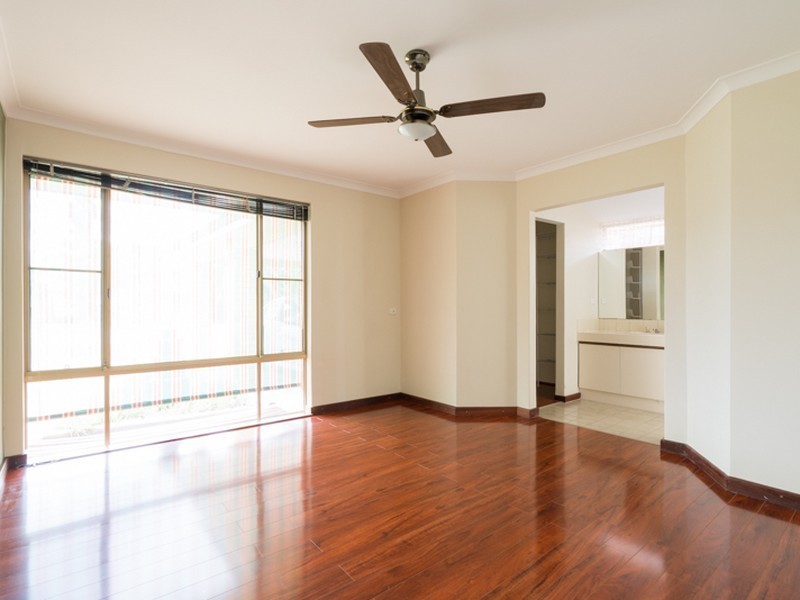 30 Stonecreek Close, Thornlie WA 6108