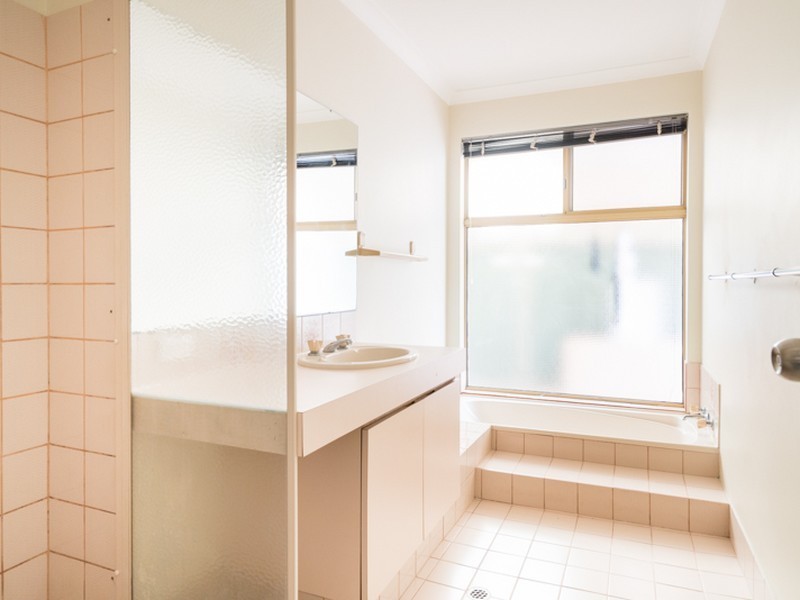 30 Stonecreek Close, Thornlie WA 6108