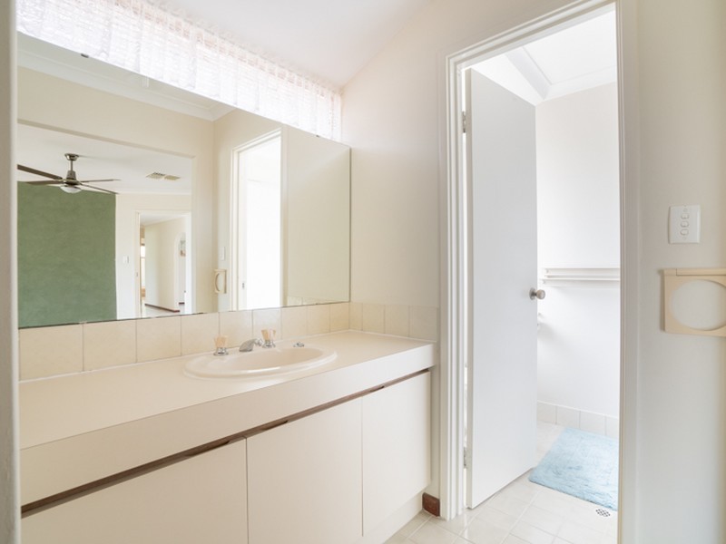 30 Stonecreek Close, Thornlie WA 6108