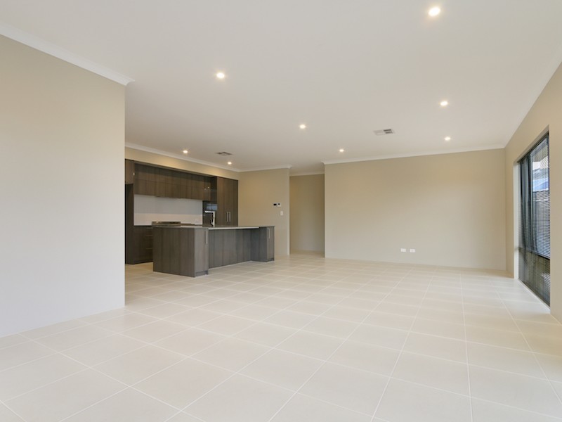 11 Jindabyne Street, Hilbert WA 6112