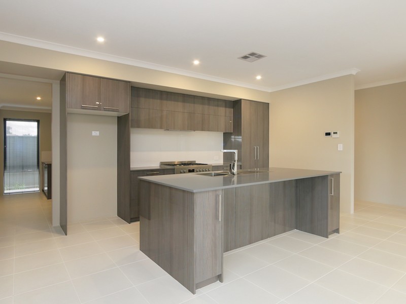 11 Jindabyne Street, Hilbert WA 6112