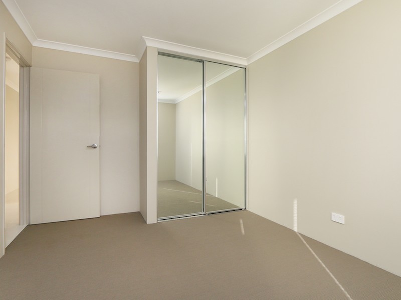11 Jindabyne Street, Hilbert WA 6112