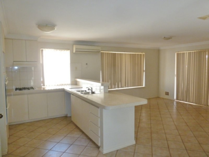 10D Denham Way, Thornlie WA 6108