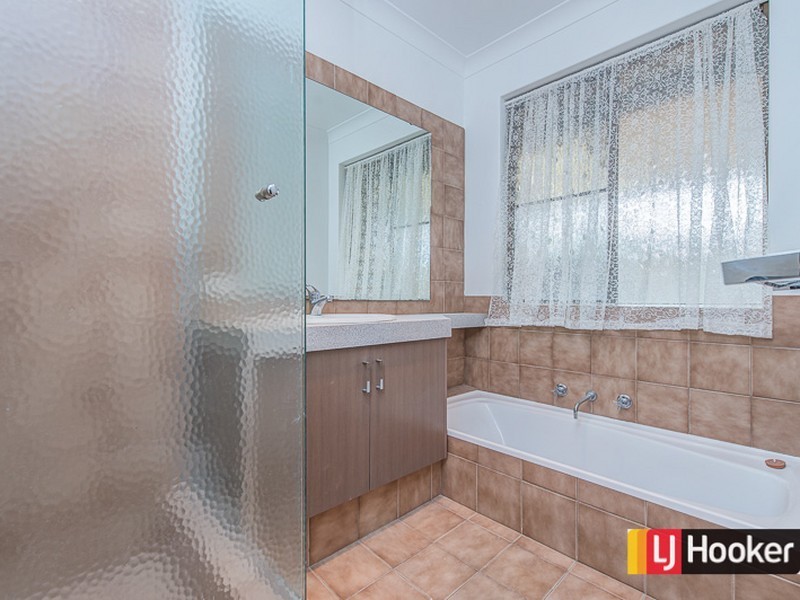 2 Crown Court, Thornlie WA 6108