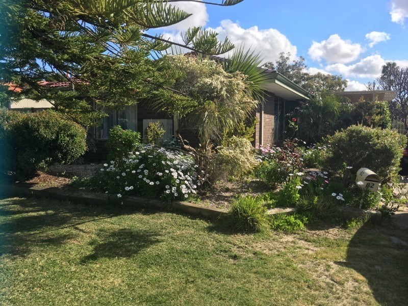 82 Connemara Drive, Thornlie WA 6108