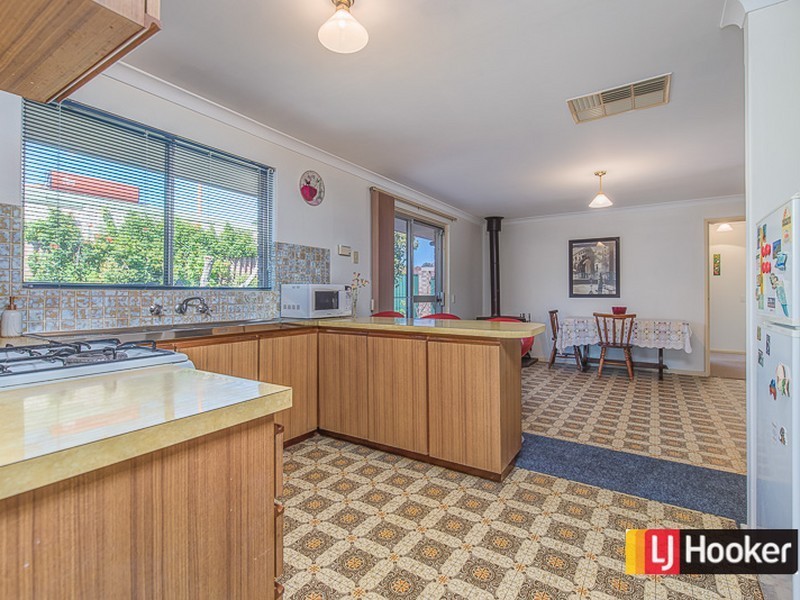 82 Connemara Drive, Thornlie WA 6108