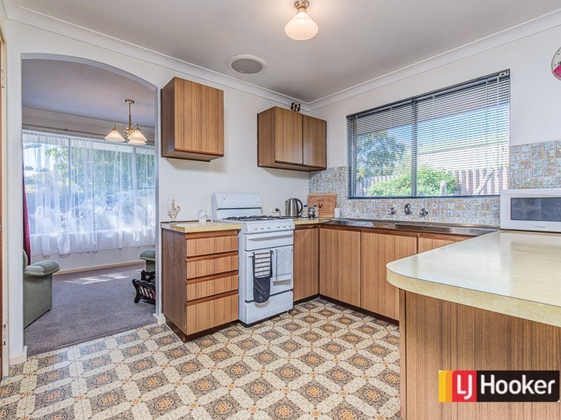 82 Connemara Drive, Thornlie WA 6108