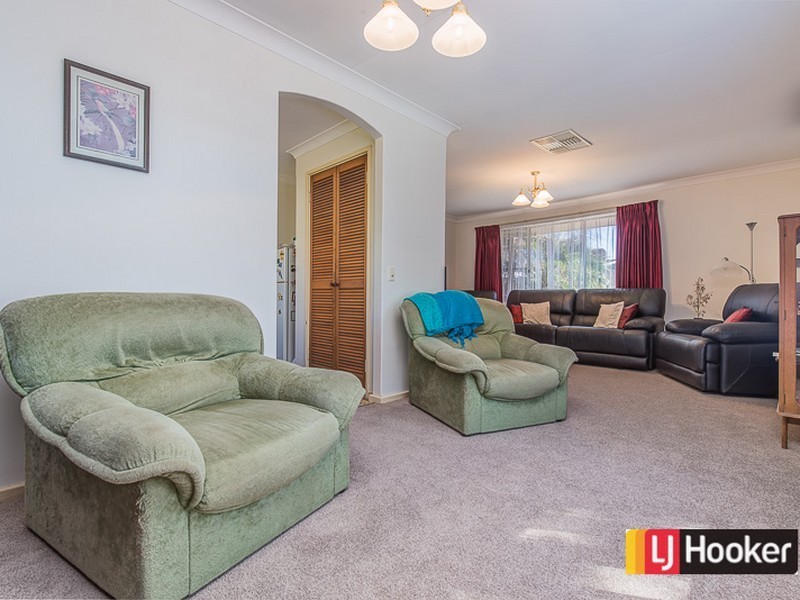 82 Connemara Drive, Thornlie WA 6108