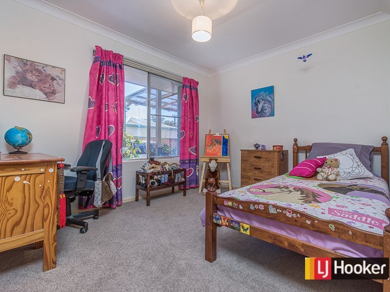 82 Connemara Drive, Thornlie WA 6108