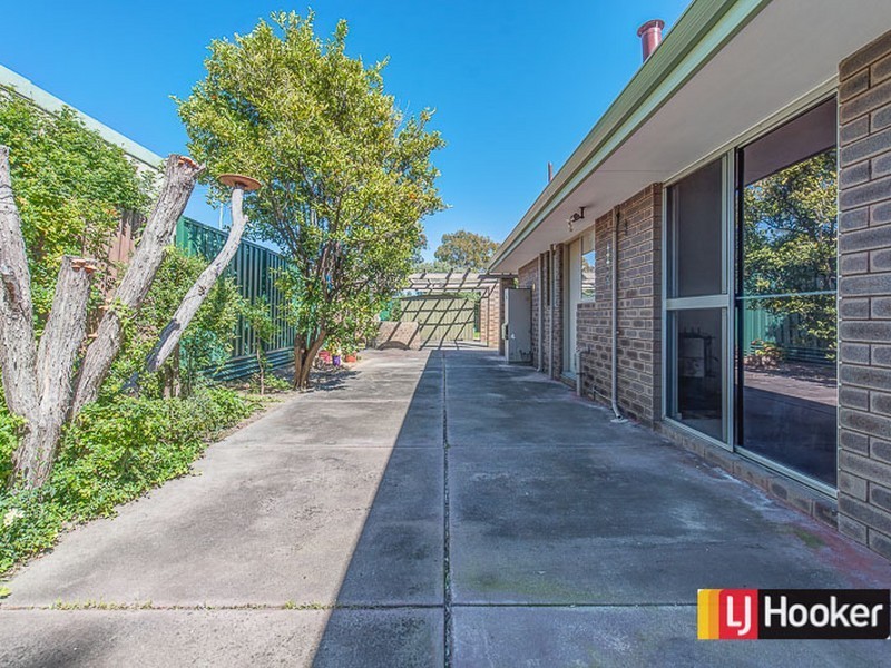 82 Connemara Drive, Thornlie WA 6108