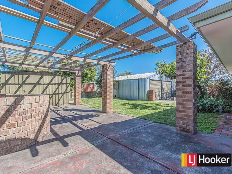 82 Connemara Drive, Thornlie WA 6108