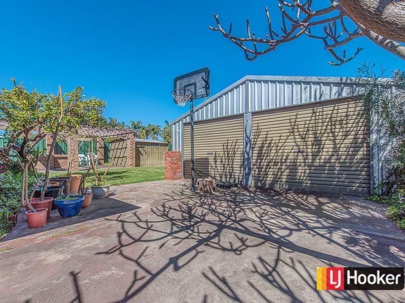 82 Connemara Drive, Thornlie WA 6108