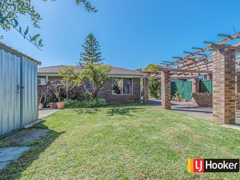 82 Connemara Drive, Thornlie WA 6108