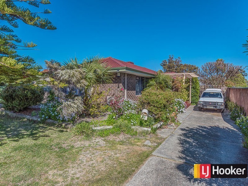 82 Connemara Drive, Thornlie WA 6108