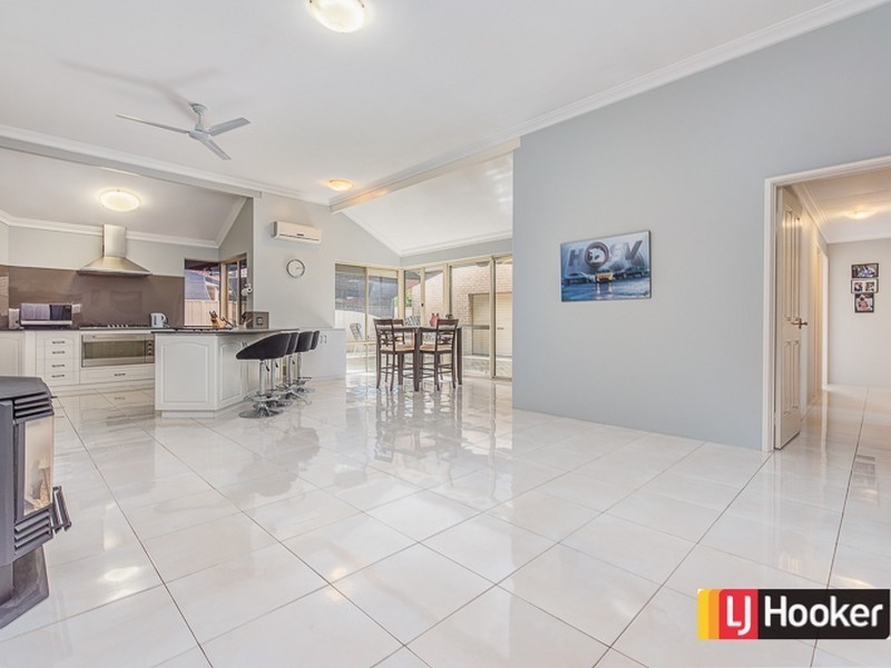 36 Ashridge Turn, Canning Vale WA 6155