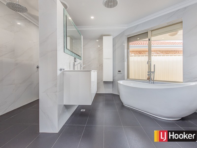 36 Ashridge Turn, Canning Vale WA 6155