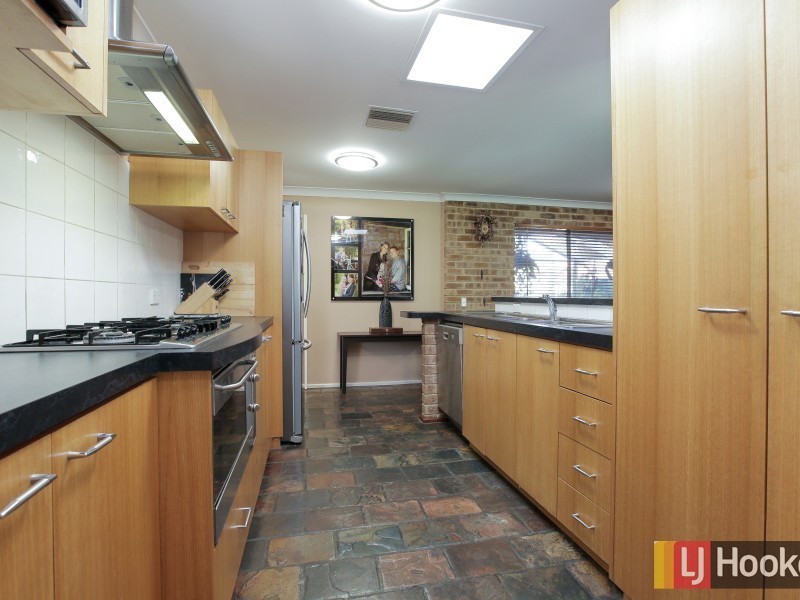 17 Farringdon Way, Huntingdale WA 6110