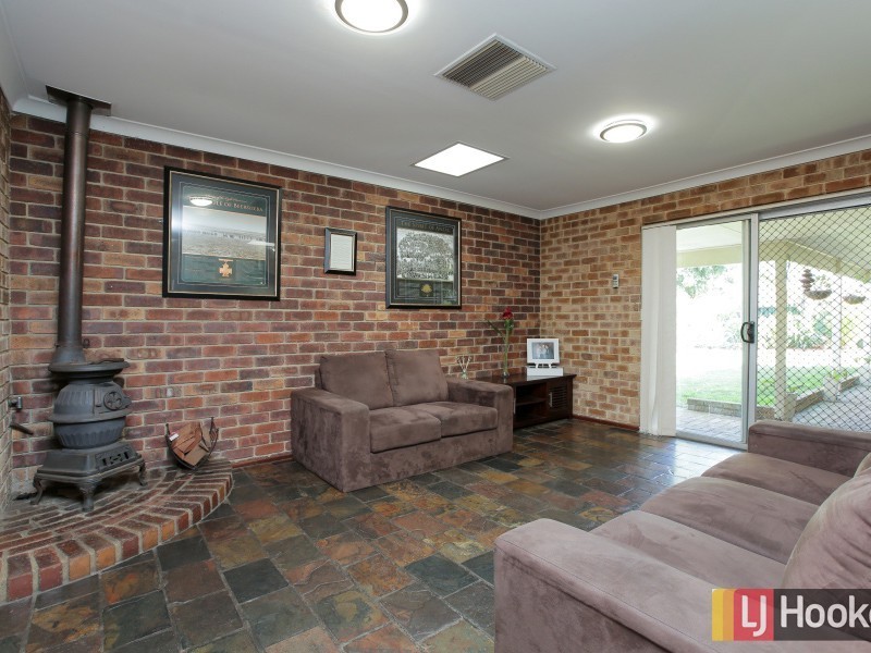 17 Farringdon Way, Huntingdale WA 6110