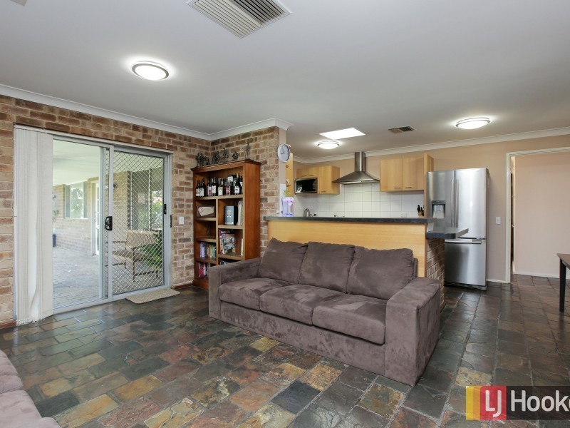 17 Farringdon Way, Huntingdale WA 6110