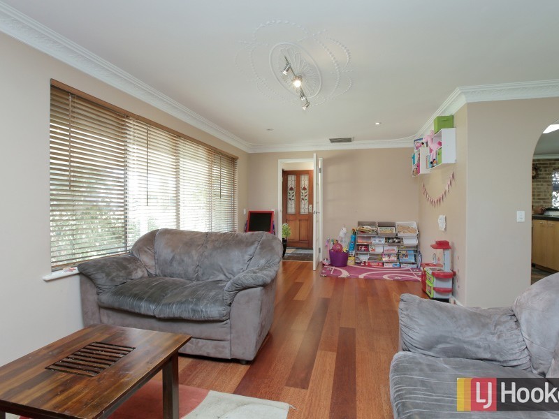 17 Farringdon Way, Huntingdale WA 6110