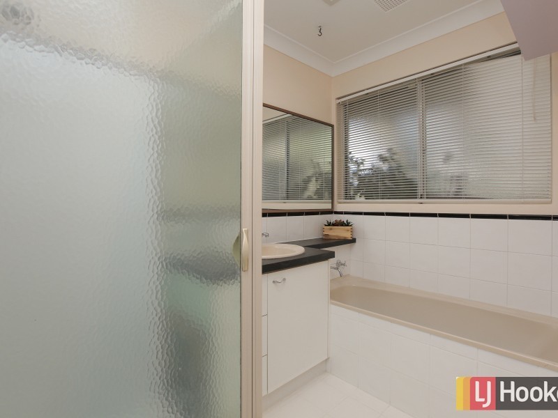 17 Farringdon Way, Huntingdale WA 6110