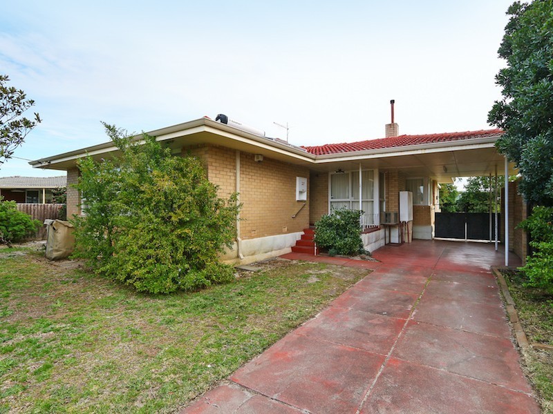 27 Camberley Street, Thornlie WA 6108
