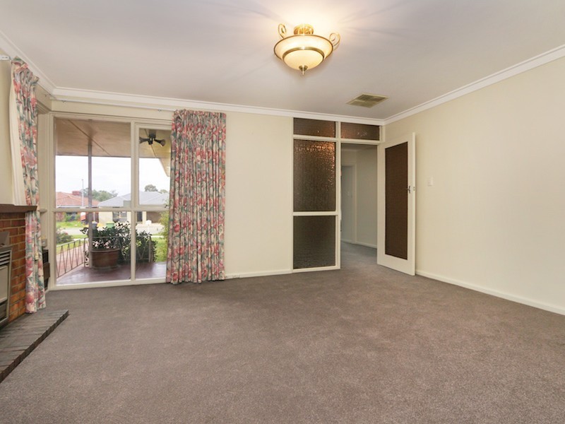 27 Camberley Street, Thornlie WA 6108