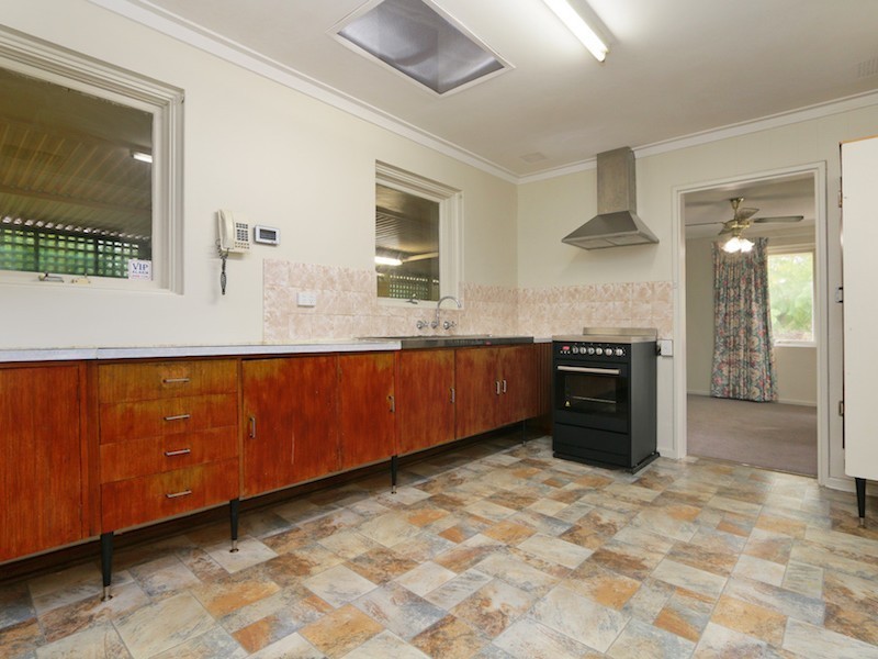 27 Camberley Street, Thornlie WA 6108