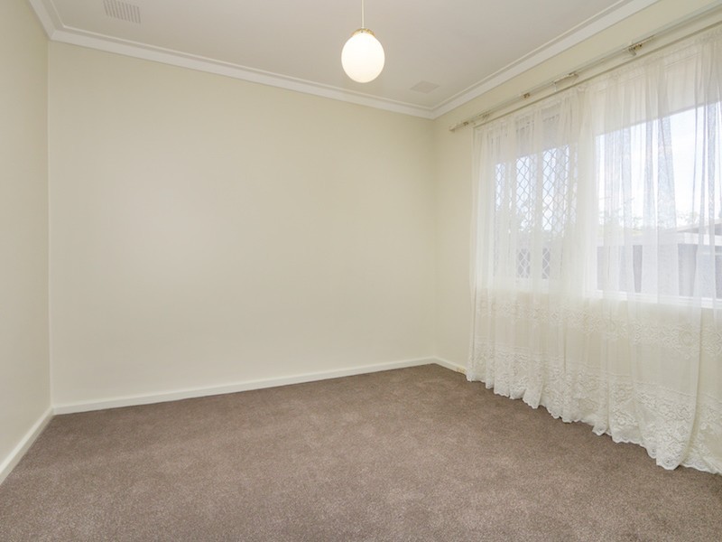 27 Camberley Street, Thornlie WA 6108