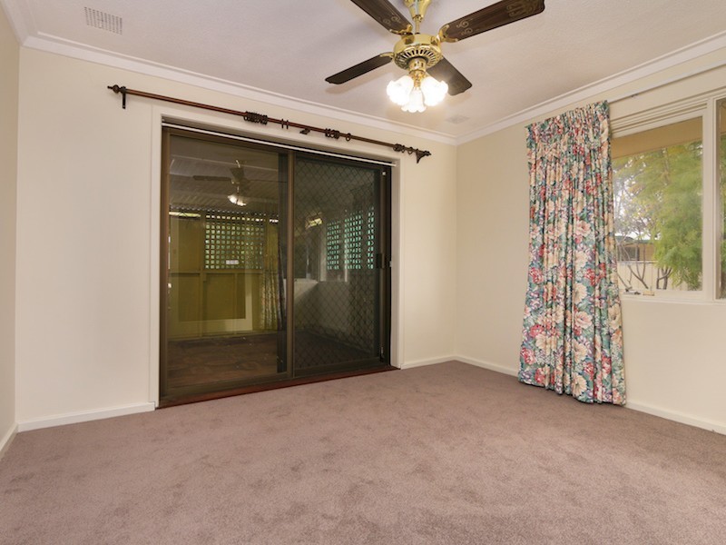 27 Camberley Street, Thornlie WA 6108