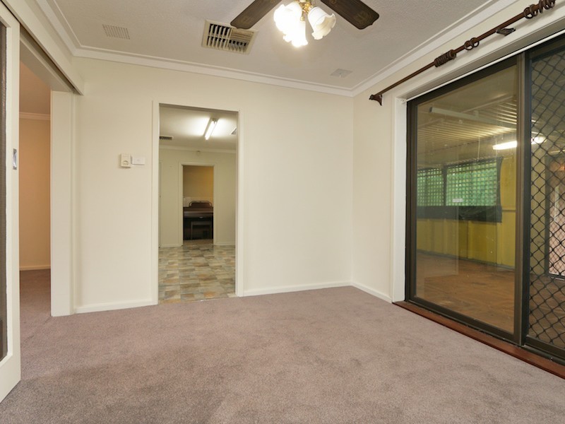 27 Camberley Street, Thornlie WA 6108