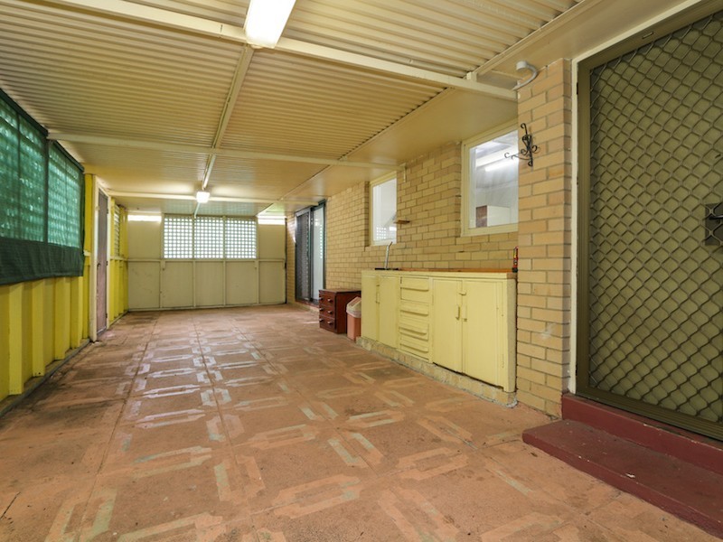 27 Camberley Street, Thornlie WA 6108