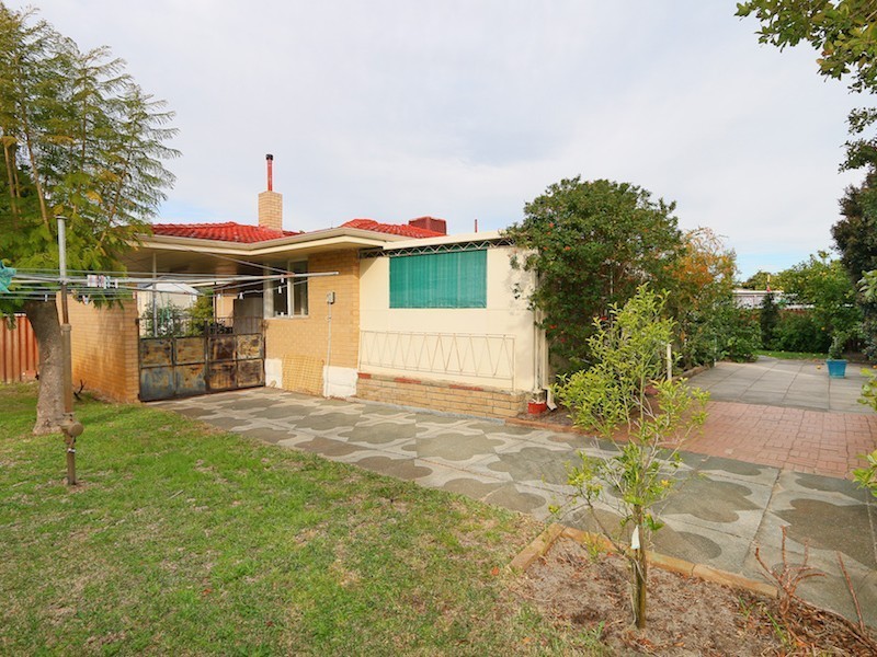27 Camberley Street, Thornlie WA 6108