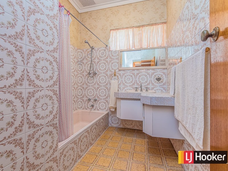 22 Kenwick Road, Kenwick WA 6107