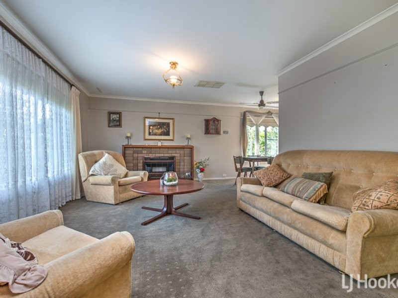 15 Ailsworth Court, Thornlie WA 6108