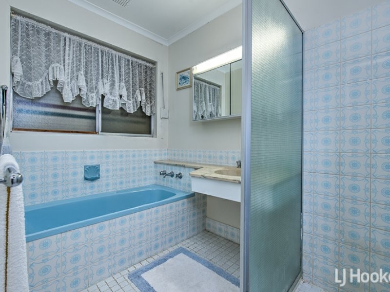 15 Ailsworth Court, Thornlie WA 6108