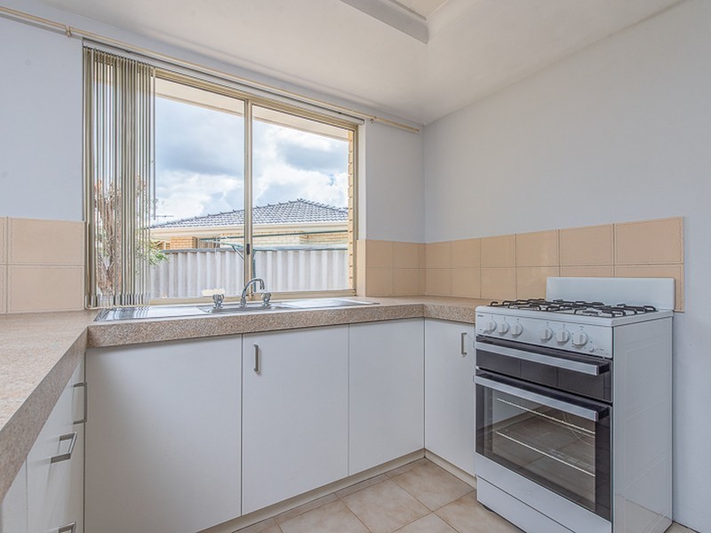 4/12 Firetail Place, Kenwick WA 6107